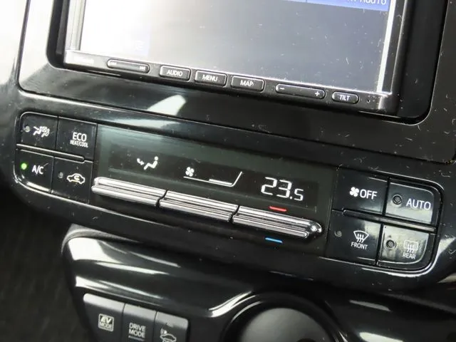 プリウス（トヨタ）の車両写真