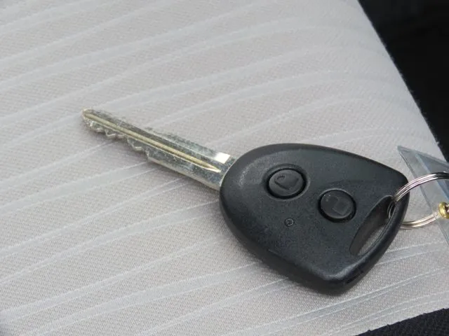 ダイハツ　ミラ　イース