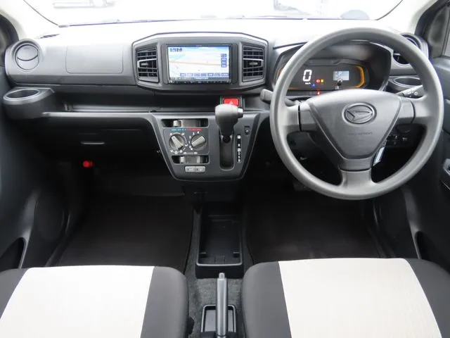 ダイハツ　ミラ　イース