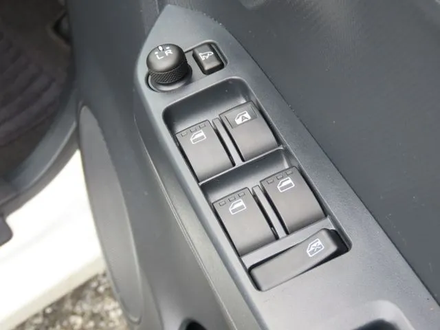 ダイハツ　ミラ　イース