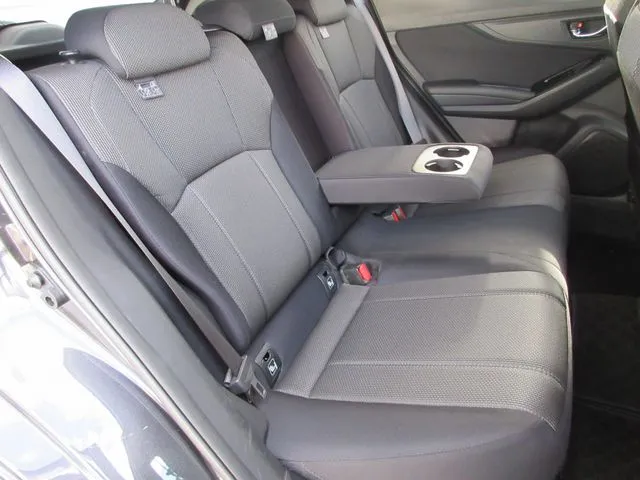 インプレッサスポーツ 4WD(スバル)の車両写真