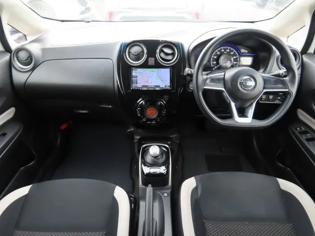 ノート（ニッサン）の車両写真