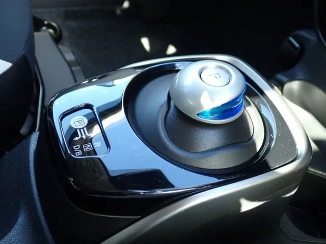 ニッサン　ノート