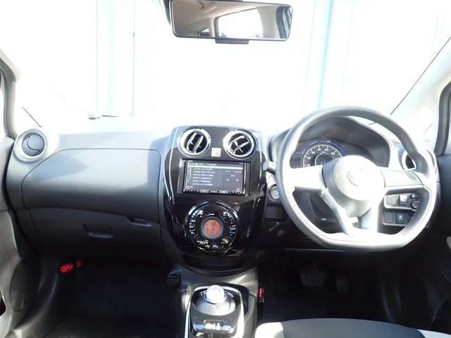 ニッサン　ノート