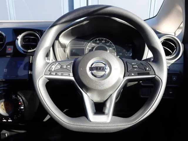 ノート（ニッサン）の車両写真
