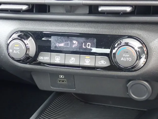 ノート（ニッサン）の車両写真