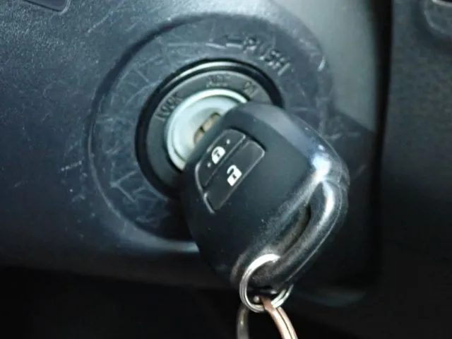 プロボックスバン　ハイブリッド（トヨタ）の車両写真