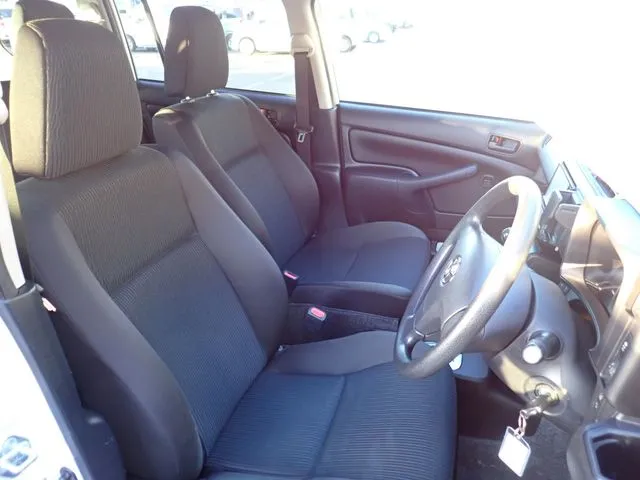 プロボックスバン　ハイブリッド（トヨタ）の車両写真