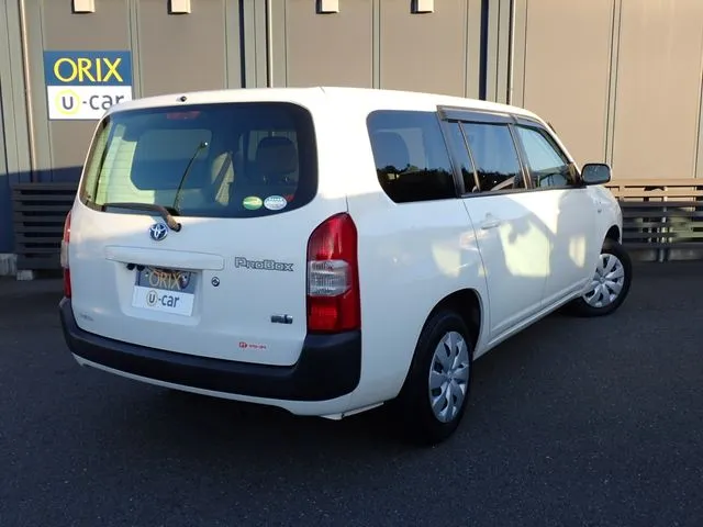 プロボックスバン　ハイブリッド（トヨタ）の車両写真