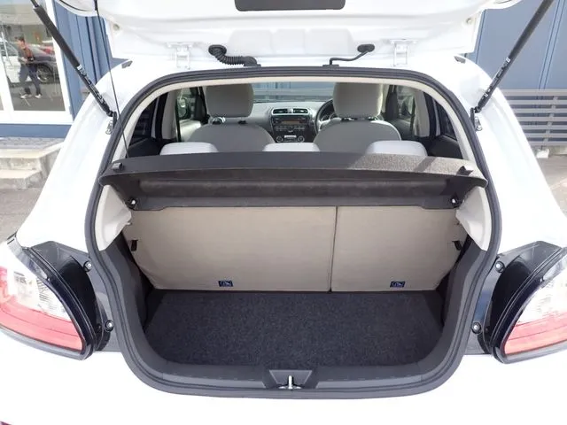 ミラージュＨＢ（ミツビシ）の車両写真