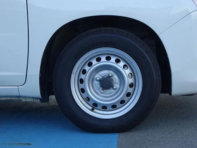 ファミリアバン 2WD(マツダ)の車両写真