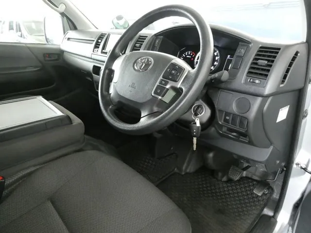 トヨタ　ハイエースバン　１．２５ｔ　２ＷＤ