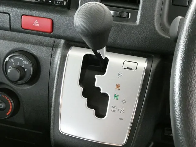 トヨタ　ハイエースバン　１．２５ｔ　２ＷＤ