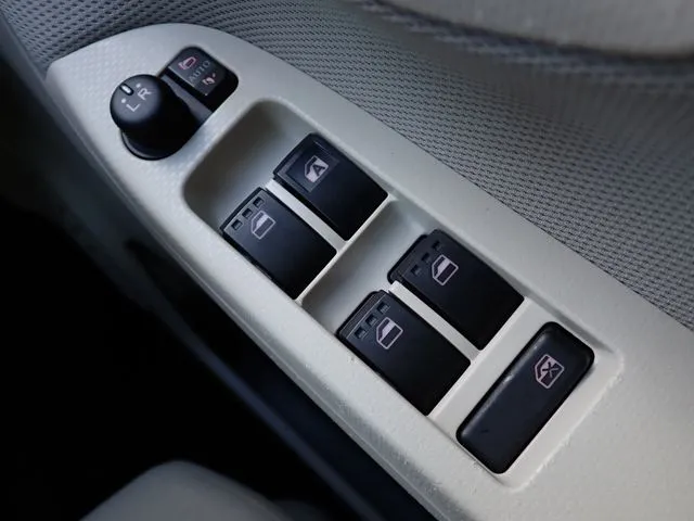 ムーヴ　４ＷＤ（ダイハツ）の車両写真