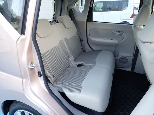 ムーヴ　４ＷＤ（ダイハツ）の車両写真