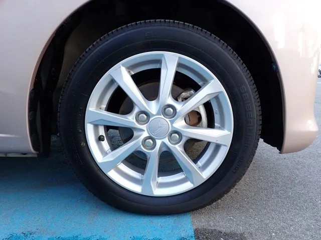 ムーヴ　４ＷＤ（ダイハツ）の車両写真