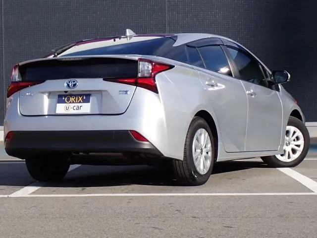 トヨタ　プリウス