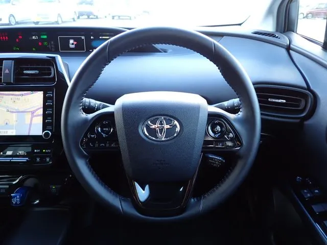 トヨタ　プリウス