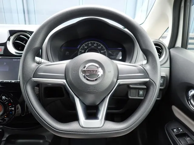 ノート（ニッサン）の車両写真