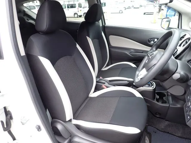 ノート（ニッサン）の車両写真