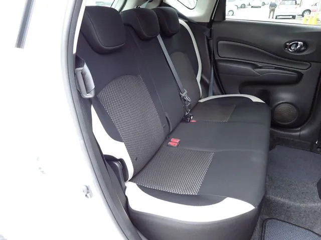 ノート（ニッサン）の車両写真