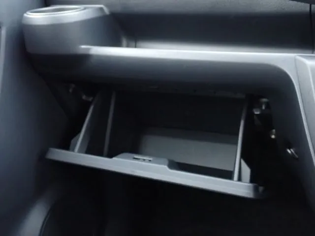 ダイハツ　ミラ　イース　４ＷＤ