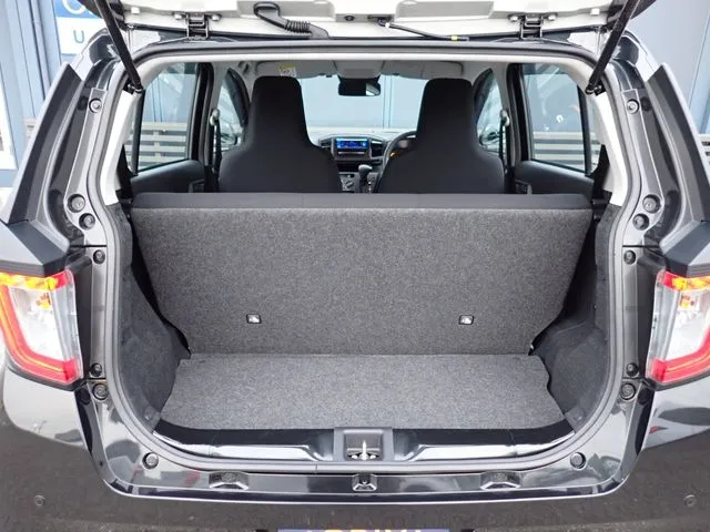 ダイハツ　ミラ　イース　４ＷＤ