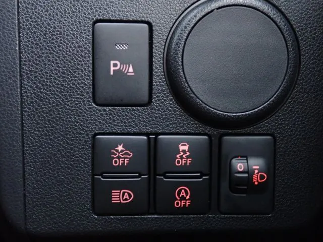 ダイハツ　ミラ　イース　４ＷＤ