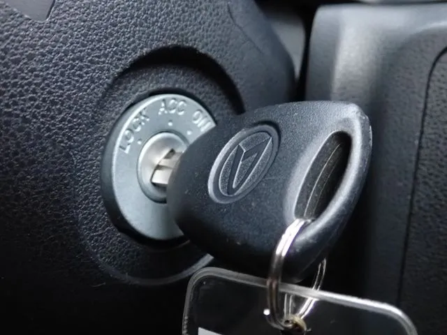 ダイハツ　ミラ　イース　４ＷＤ