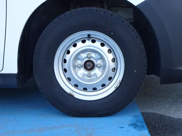 ニッサン　ＮＶ１５０　ＡＤ　２ＷＤ