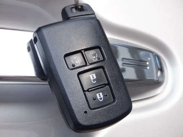 トヨタ　ヴェルファイア　ハイブリッド　４ＷＤ