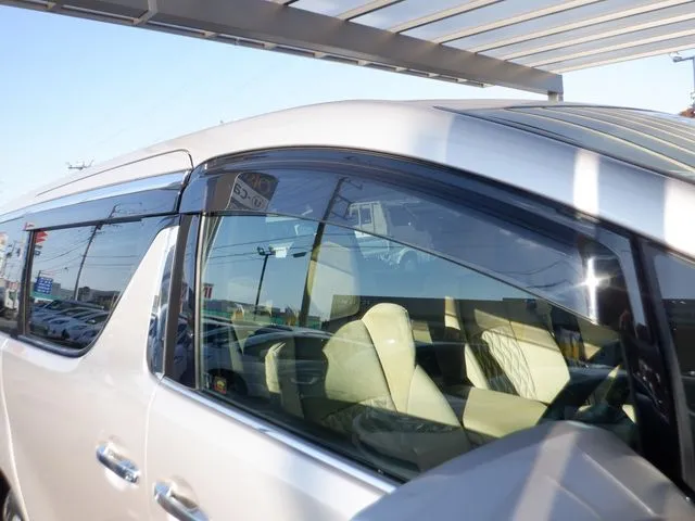 トヨタ　ヴェルファイア　ハイブリッド　４ＷＤ