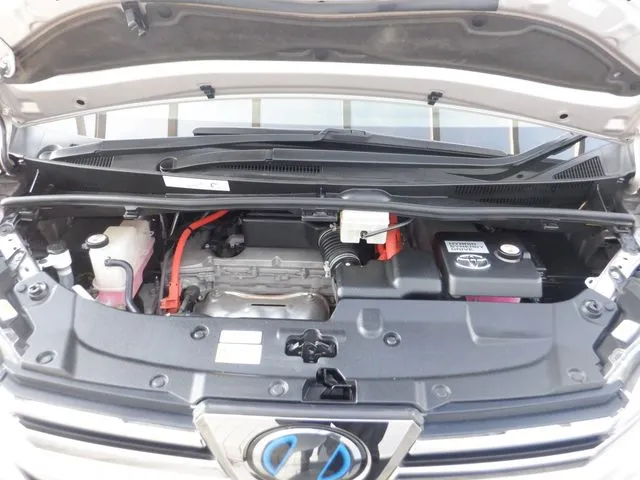 トヨタ　ヴェルファイア　ハイブリッド　４ＷＤ