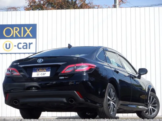 トヨタ　クラウン　セダン　ハイブリッド　４ＷＤ