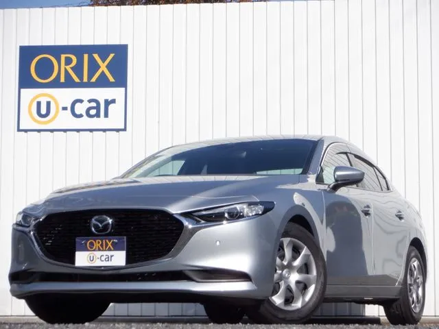 マツダ　ＭＡＺＤＡ３　セダン