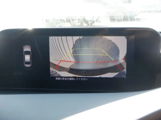 マツダ　ＭＡＺＤＡ３　セダン