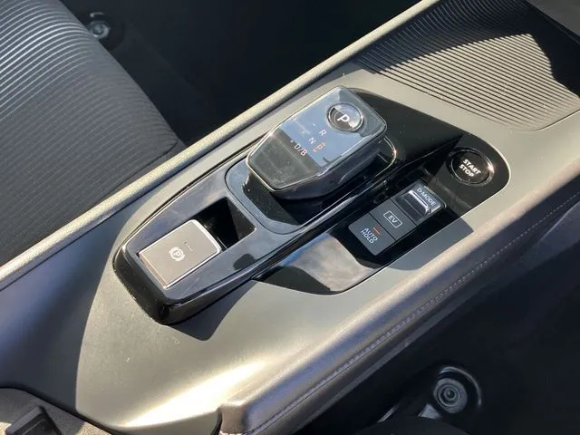 ノート　４ＷＤ（ニッサン）の車両写真