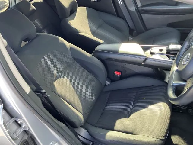 ノート　４ＷＤ（ニッサン）の車両写真