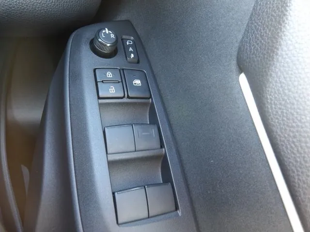 トヨタ　ヤリス　ハイブリッド