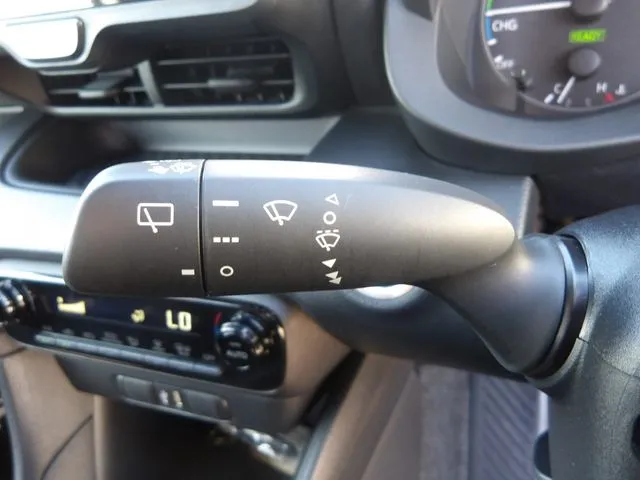 トヨタ　ヤリス　ハイブリッド