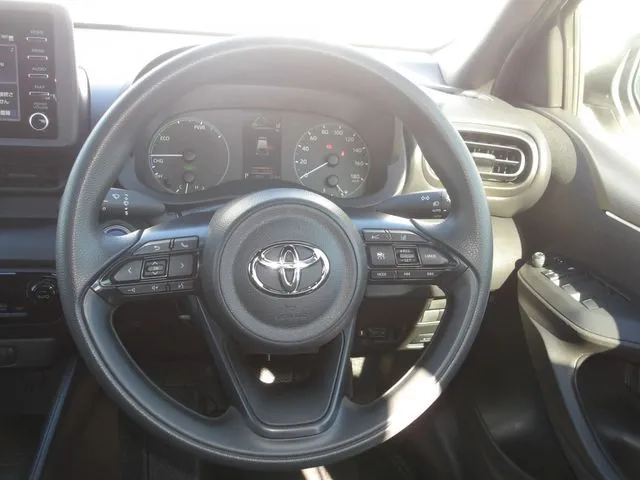 トヨタ　ヤリス　ハイブリッド