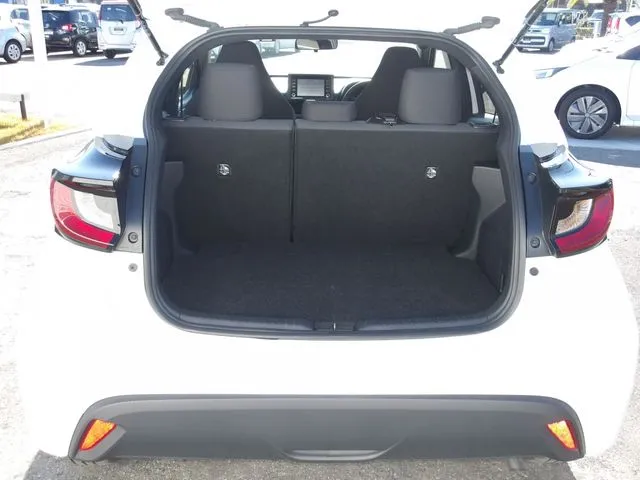 トヨタ　ヤリス　ハイブリッド