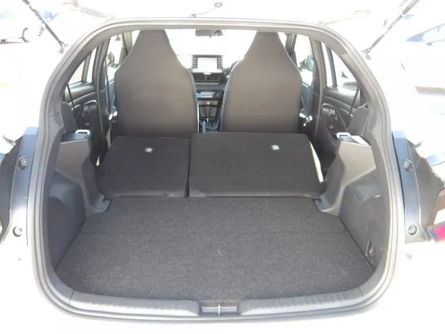 トヨタ　ヤリス　ハイブリッド