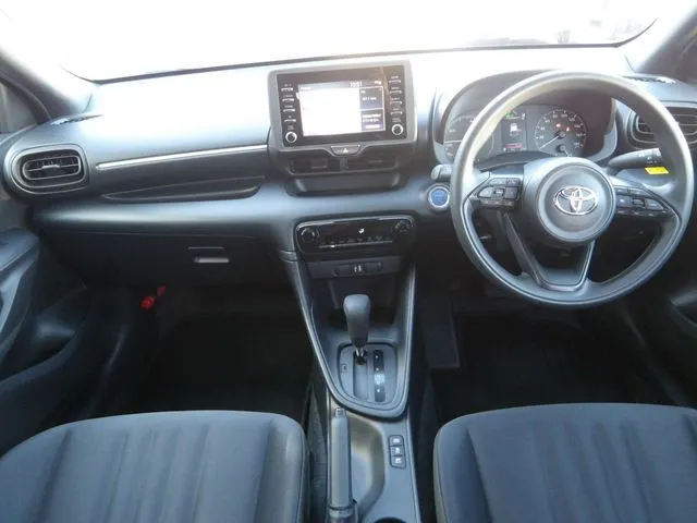 トヨタ　ヤリス　ハイブリッド