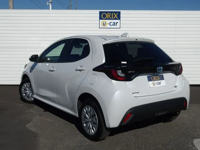 トヨタ　ヤリス　ハイブリッド