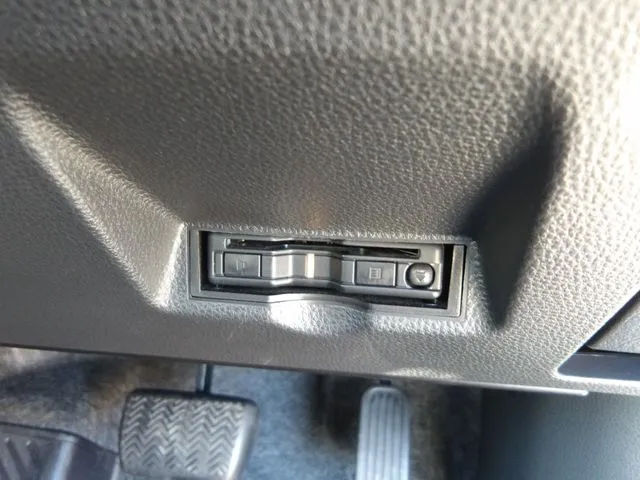 トヨタ　ヤリス　ハイブリッド