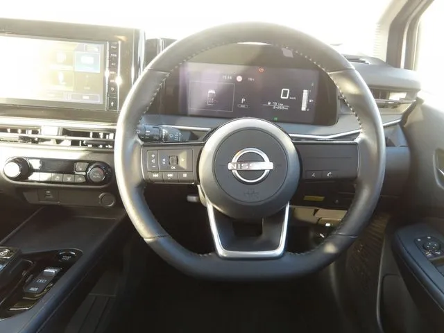 ニッサン　ノート　４ＷＤ