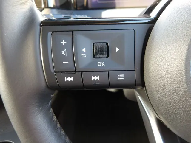 ニッサン　ノート　４ＷＤ