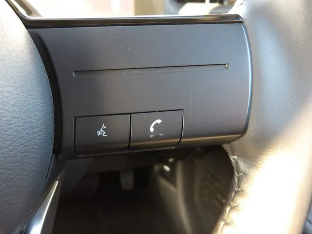 ニッサン　ノート　４ＷＤ