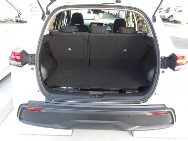 ニッサン　ノート　４ＷＤ